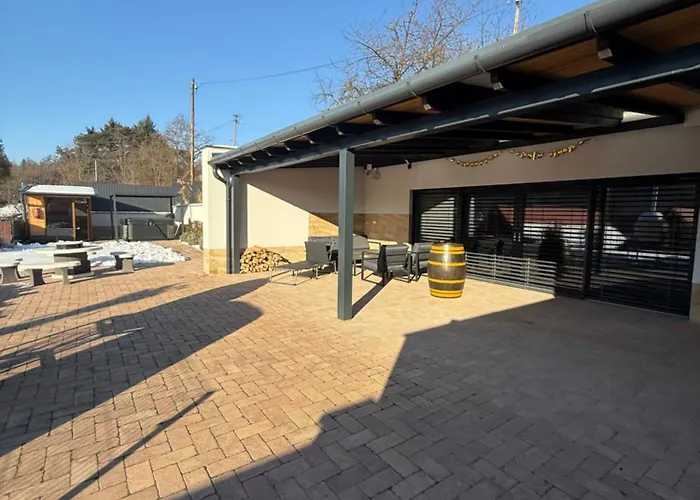 בית הארחה Voelgy Garden אגר